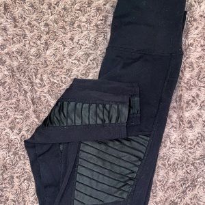ALO YOGA MOTO PANT